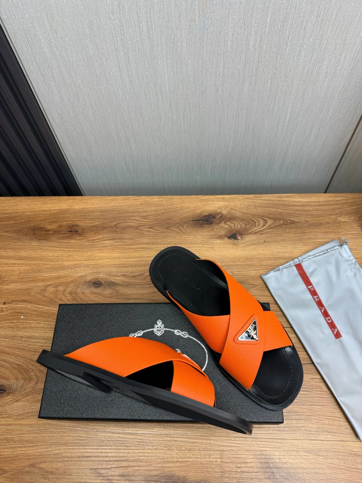 Factory price 340💰 ＰＲＡＤＡPrada - popular men's slippers hot sale 🔥 🩴Official website one to one production 38-45 sizes 45 46 🉑️Customized!